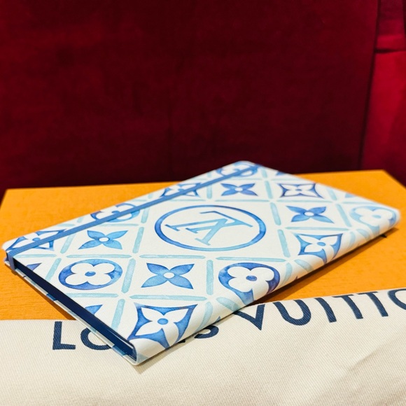 NEW Louis Vuitton By the Pool Notebook - Picture 7 of 8